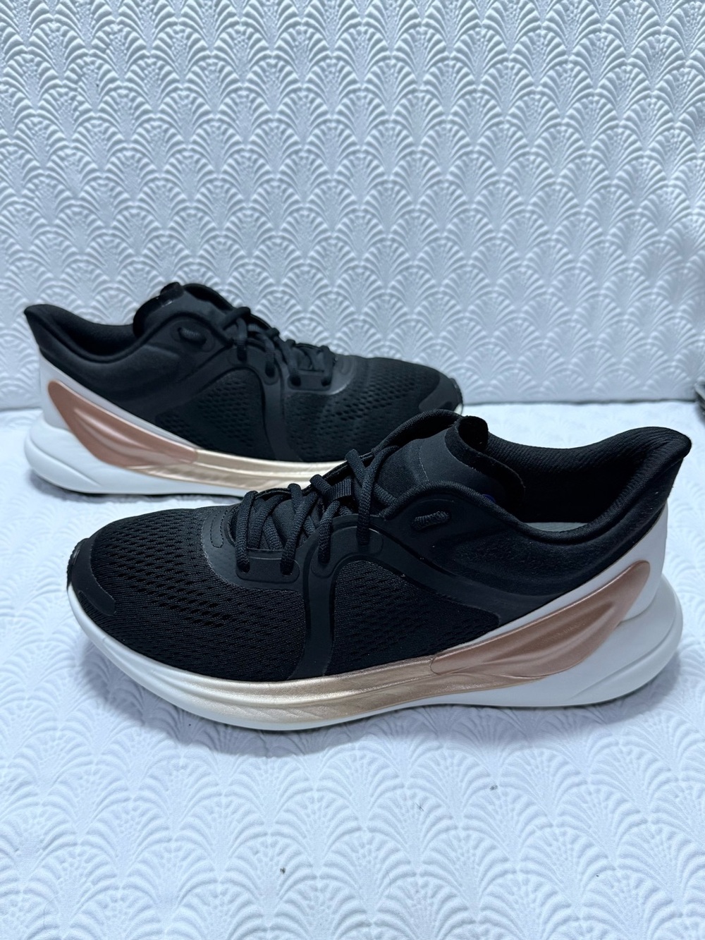 Lululemon Blissfeel Running Shoes Black Rose Gold Size 7.5